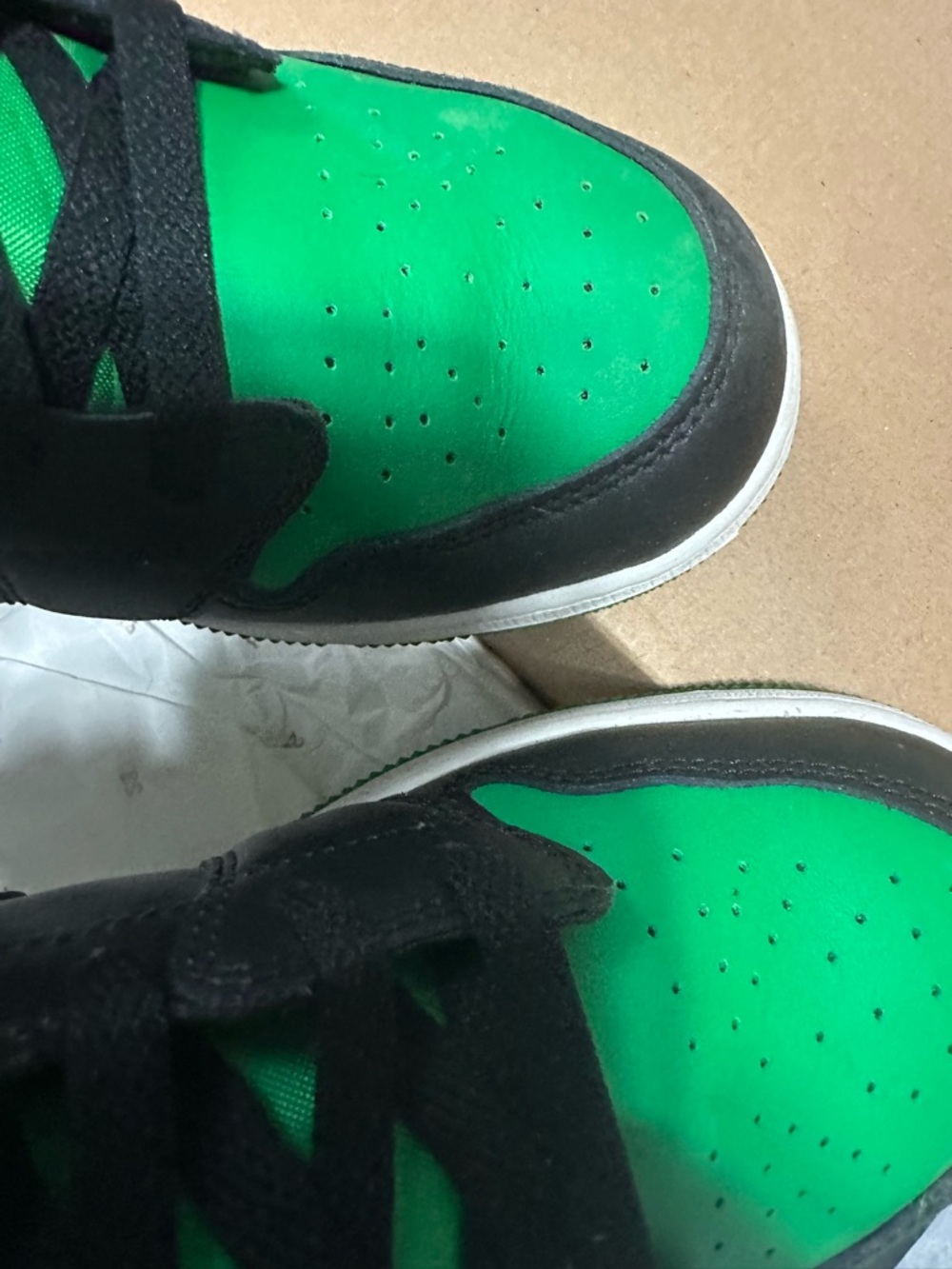 CLOSET CLOSING Jordan Air Jordan 1 Low GS Black Green White Sneakers - Picture 9 of 12
